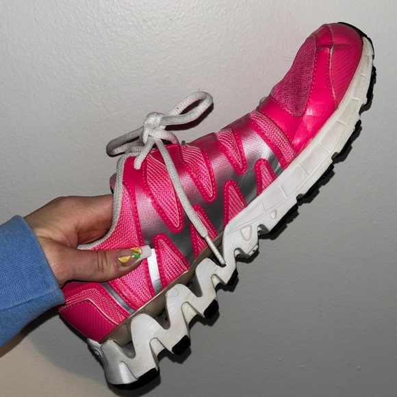 Reebok Zig Tech Womens Size 10 Running Training Shoes Gray Silver Pink - Picture 2 of 11